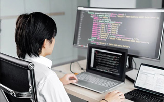 福安 ,php声明和调用变量的符号是什么？